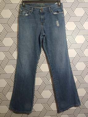 WOMENS DISTRESSED AMERICAN EAGLE FAVORITE FLARE JEANS SIZE 8